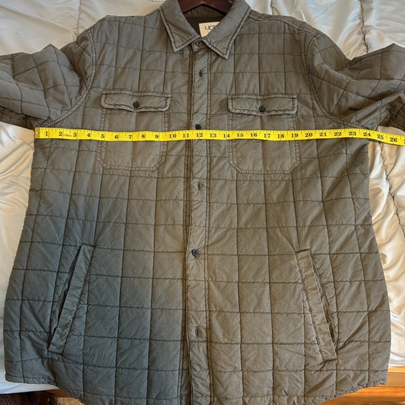 UGG Trent Quilted Shirt Jacket in Olive, Size XL - Picture 12 of 13